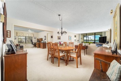 Waterfront end unit has views of Kitching Cove's boating - photo 4