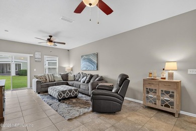 Welcome to this beautifully maintained 3-bedroom, 3-bathroom - photo 8