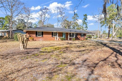 Fantastic opportunity! Discover this beautifully updated - photo 2