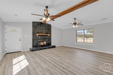 Fantastic opportunity! Discover this beautifully updated - photo 7