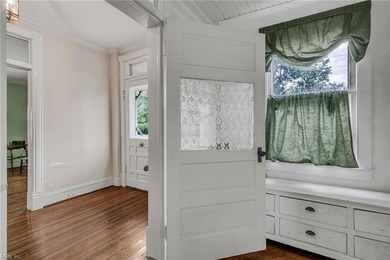 7th owner of 210 Watling St., built in 1870, is offering this - photo 11