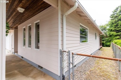 Welcome to 50 Pacific in beautiful Depoe Bay, Oregon! This - photo 14