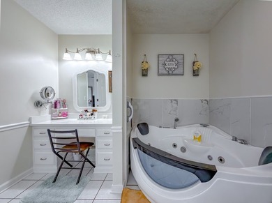 Lake Seminole living at its finest! This beautifully maintained - photo 14