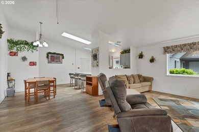 Welcome to 50 Pacific in beautiful Depoe Bay, Oregon! This - photo 17
