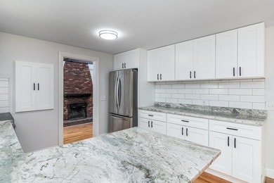 Location. Set on a quiet street in desirable Warwick Neck this - photo 17