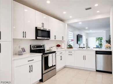 PRIME LOCATION! Beautifully updated home conveniently located - photo 19