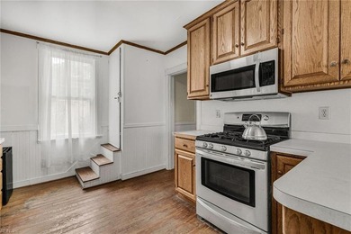 7th owner of 210 Watling St., built in 1870, is offering this - photo 22