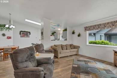 Welcome to 50 Pacific in beautiful Depoe Bay, Oregon! This - photo 22