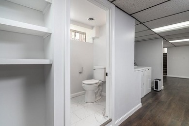 Location. Set on a quiet street in desirable Warwick Neck this - photo 32