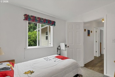 Welcome to 50 Pacific in beautiful Depoe Bay, Oregon! This - photo 39