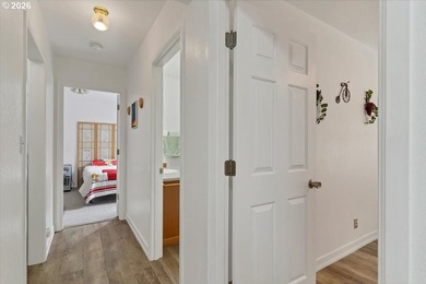 Welcome to 50 Pacific in beautiful Depoe Bay, Oregon! This - photo 41