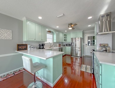Lake Seminole living at its finest! This beautifully maintained - photo 45