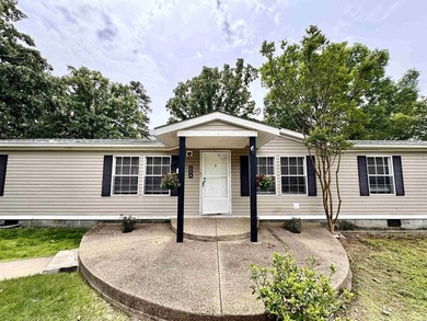 Well-manicured with room to grow! This beautiful home has 4 - photo 1