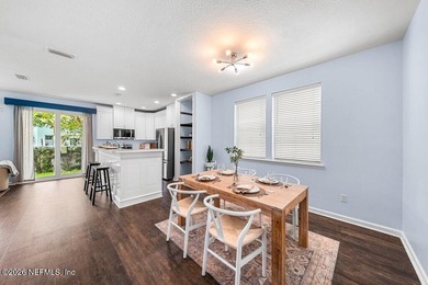 Island living, minutes from 450 years of history! This 3-bedroom - photo 7
