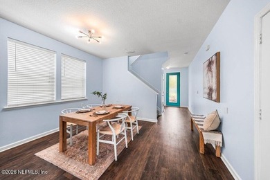 Island living, minutes from 450 years of history! This 3-bedroom - photo 8