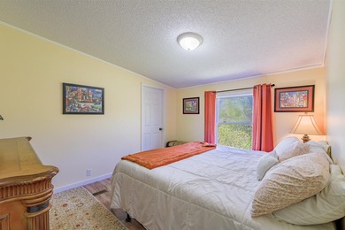 Beautifully maintained three bedroom, two bath home nicely - photo 15
