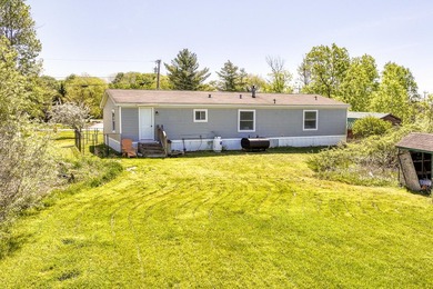 Beautifully maintained three bedroom, two bath home nicely - photo 21