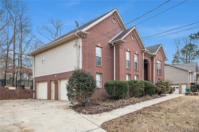 Ready for lake life? This gorgeous home is just a short walk to - photo 3