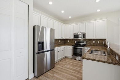 Beautifully maintained and freshly painted Jacaranda model - photo 9
