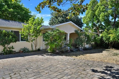 Pride of ownership located in Redwood City, this cozy 2-bedroom - photo 2