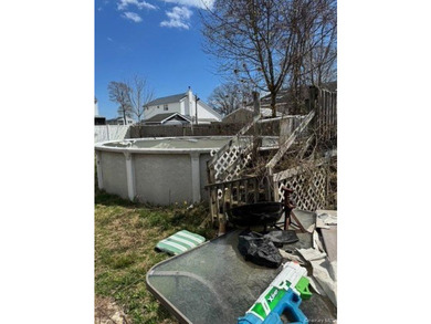Investor special! 4-bedroom, 2-bath property situated on a - photo 13