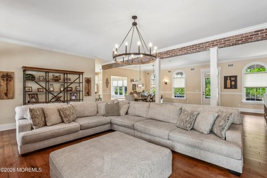 Welcome to prestigious Cranmore Manor where luxury living meets - photo 14