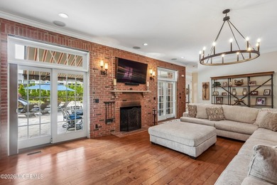 Welcome to prestigious Cranmore Manor where luxury living meets - photo 15
