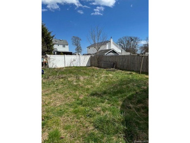 Investor special! 4-bedroom, 2-bath property situated on a - photo 16