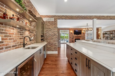 Welcome to prestigious Cranmore Manor where luxury living meets - photo 16