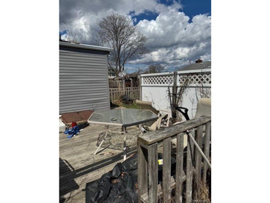 Investor special! 4-bedroom, 2-bath property situated on a - photo 19