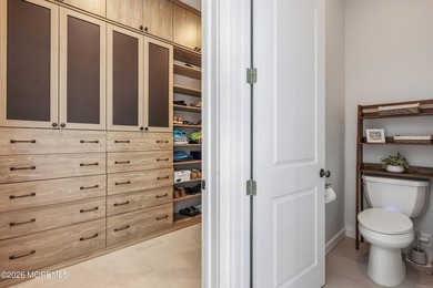 Welcome to prestigious Cranmore Manor where luxury living meets - photo 21