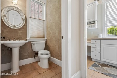 Welcome to prestigious Cranmore Manor where luxury living meets - photo 25