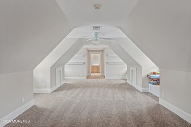 Welcome to prestigious Cranmore Manor where luxury living meets - photo 28