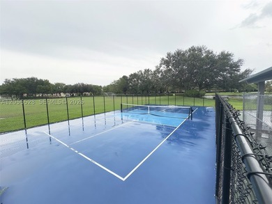 Beautiful Weston home in desirable Savanna Community - photo 31