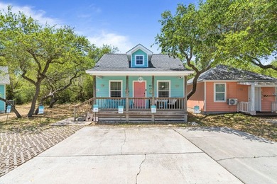 Coastal Cottage Retreat Near Copano Bay! Discover your perfect - photo 2