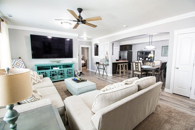Step into this spacious 3bd 2ba home and be ready to end your - photo 1