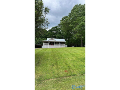 Lake Home For Sale in Guntersville, Alabama
