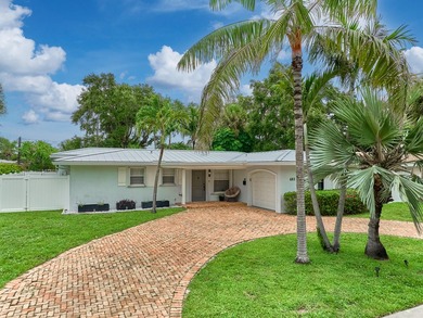 Welcome to your charming and bright Royal Oak Hills home in Boca - photo 3