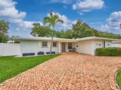 Welcome to your charming and bright Royal Oak Hills home in Boca - photo 8