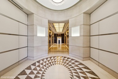 Rarely Available Pentier-Level Residence with Breathtaking Lake - photo 3