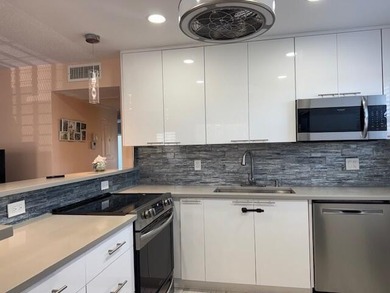 Ouah ! $1 Million view ! Don't miss the opportunity to own your