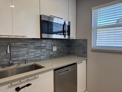 Ouah ! $1 Million view ! Don't miss the opportunity to own your