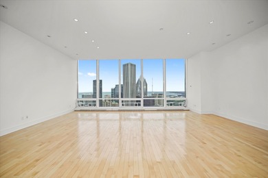 Rarely Available Pentier-Level Residence with Breathtaking Lake - photo 7