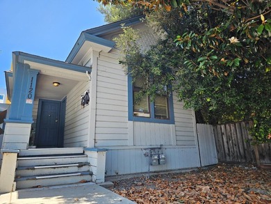 Two homes on one lot. Located in San Jose, the front home is a 3 - photo 1