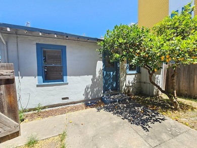 Two homes on one lot. Located in San Jose, the front home is a 3 - photo 2