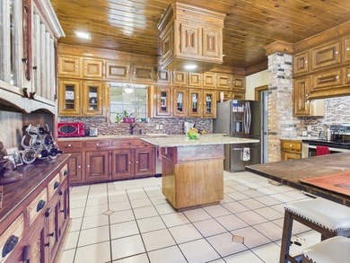 A true sanctuary for both horse lovers & lake enthusiasts, this - photo 18