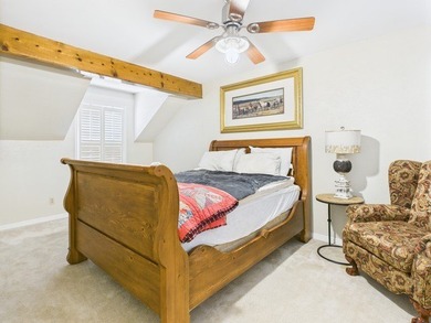 A true sanctuary for both horse lovers & lake enthusiasts, this - photo 34