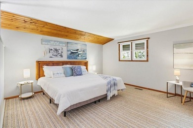 Welcome to Blue Heron Cove! This prestigious, tree-lined street - photo 34