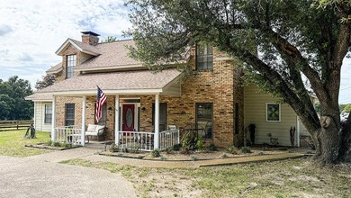 A true sanctuary for both horse lovers & lake enthusiasts, this - photo 40