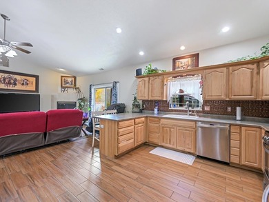 Lots of modern comfort on a large lot is ready to be yours in - photo 7